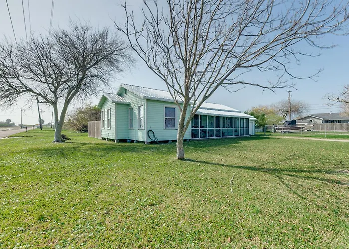 2 Mi To Redfish Bay: Aransas Pass Home W/ Fire Pit
