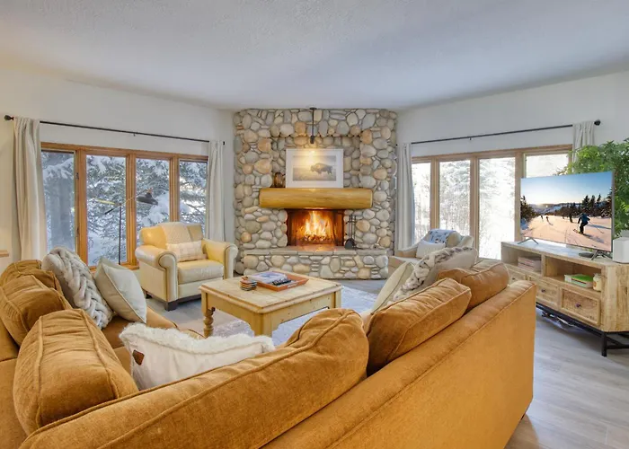 Stunning Summit Condo With Sauna, Hot Tub, Pickleball