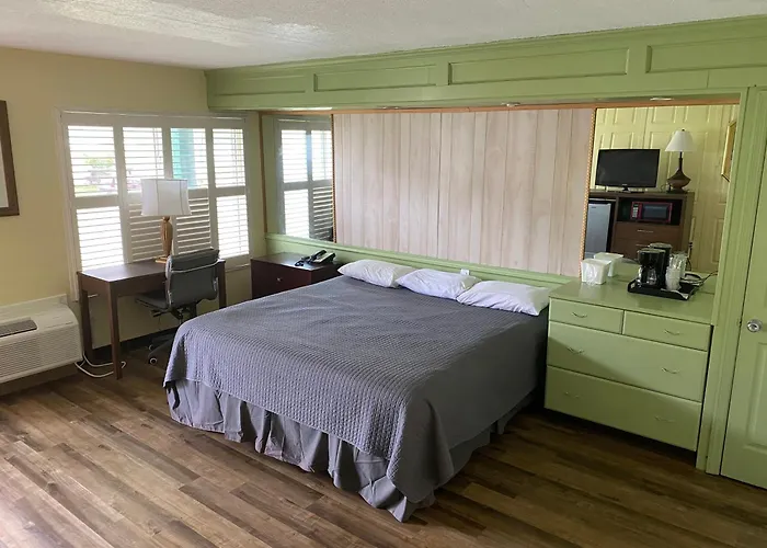 Inn On The Green Florida