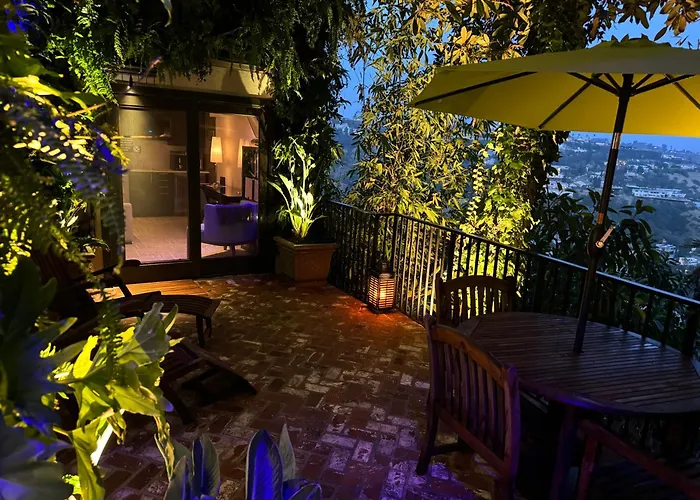 Hollywood Hills Jetliner Views At Studio 1080 Hollywood