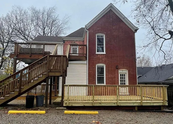 Quiet, Gated Oasis Near Downtown Lexington