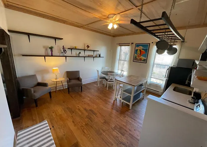 Quiet, Gated Oasis Near Downtown Lexington