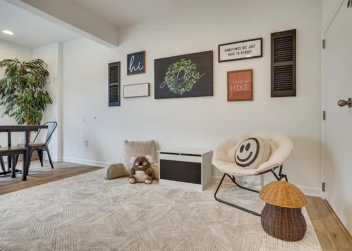 Great For Families! Townhome 9 Mi To Harpers Ferry