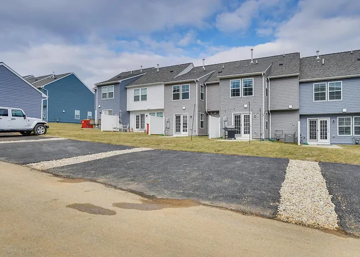 Great For Families! Townhome 9 Mi To Harpers Ferry