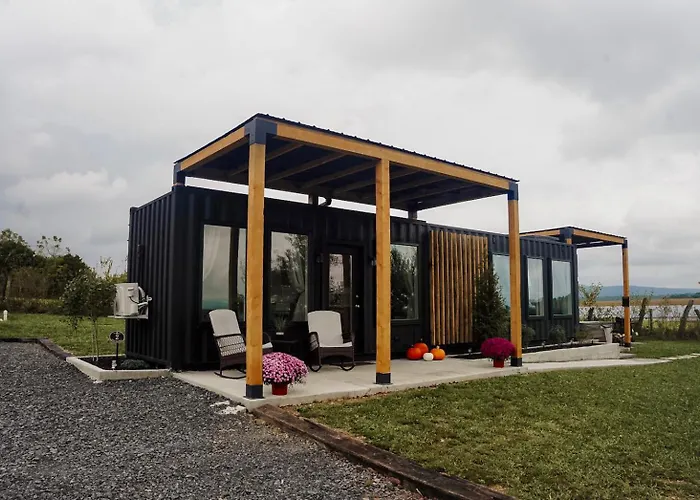 'Scenic Escapes' Romantic Pine Grove Getaway!