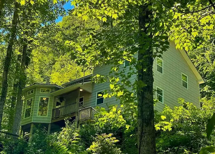 Luxury Mountain Cabin With Private Waterfall, Game Room, Scenic Views And Hiking Trails