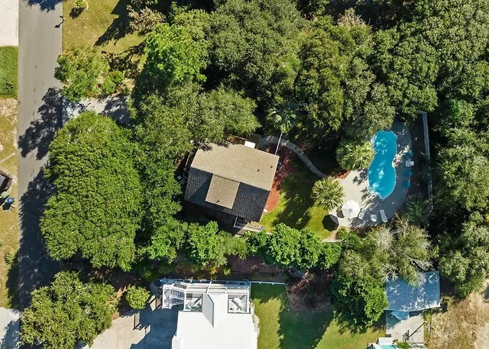 Why Knot Getaway. Emerald Isle Oasis