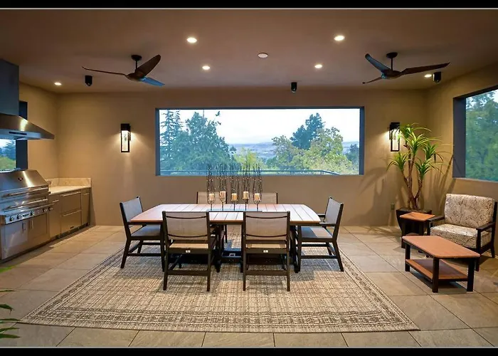 Mahar Homes - Plaza North On First