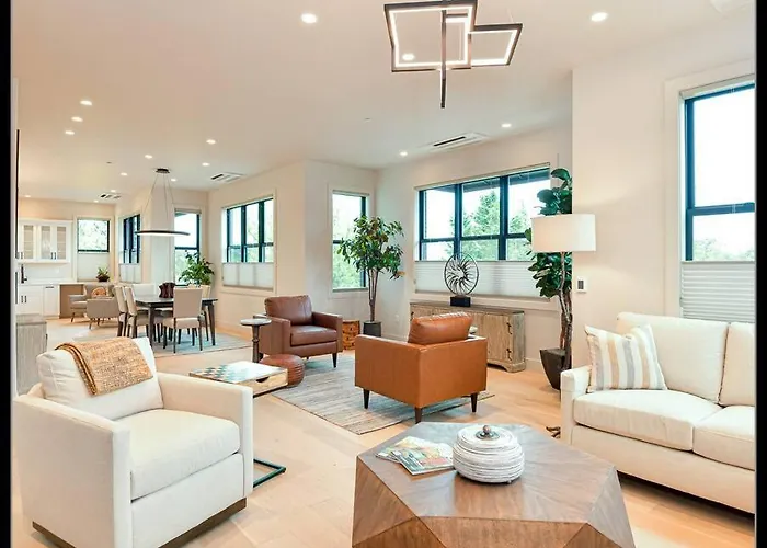 Mahar Homes - Plaza North On First