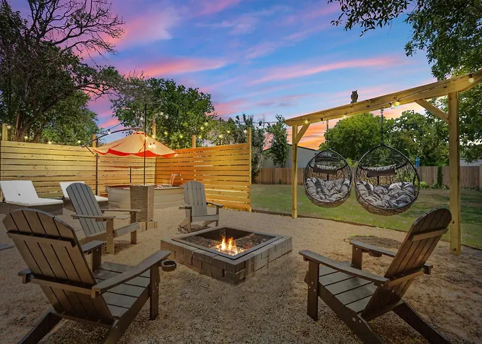 The Craftsman On Clay-Downtown-4 Blocks To Silos-Hot Tub And Cowboy Pool