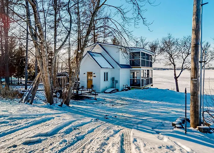 Waterfront Escape On Long Lake! Ski, Paddle + Play