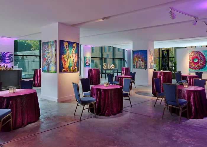 Renaissance New Orleans Arts Warehouse District Hotel