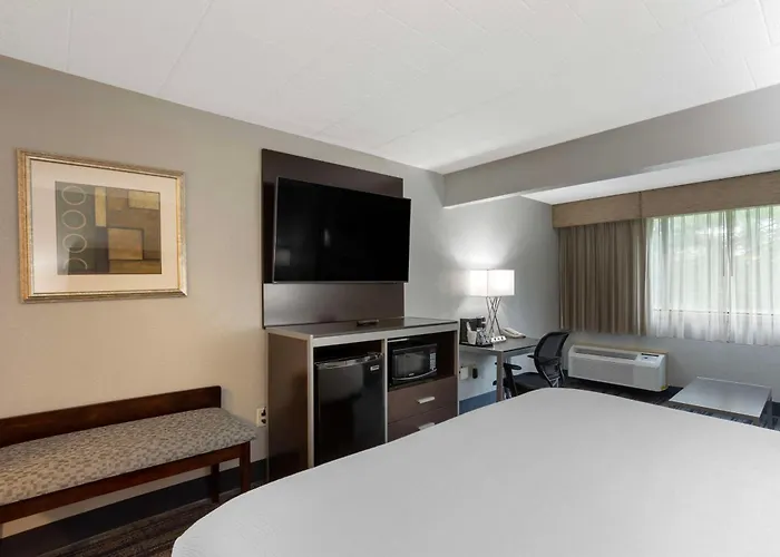 Best Western Plus Reading Inn & Suites