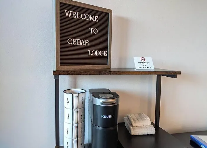 Cute Lower Level Cedar Lodge Room With Balcony & Lake Views!