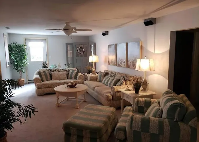 Lakepath Beach House - Xl Hot Tub, Walk To Beach