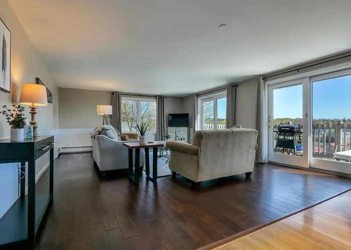 2Br Condo Downtown Swh W/ Ocean Views Driftwood