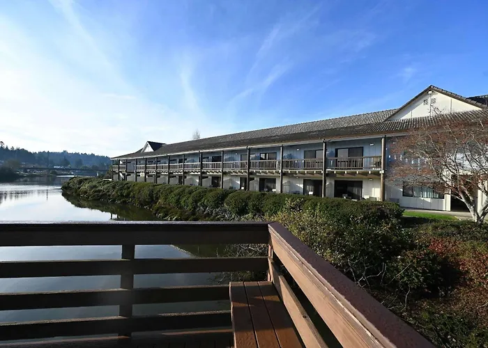 Edgewater Inn And Suites, An Ascend Collection Hotel