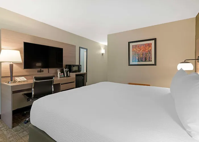 Best Western Plus Windjammer Inn & Conference Center