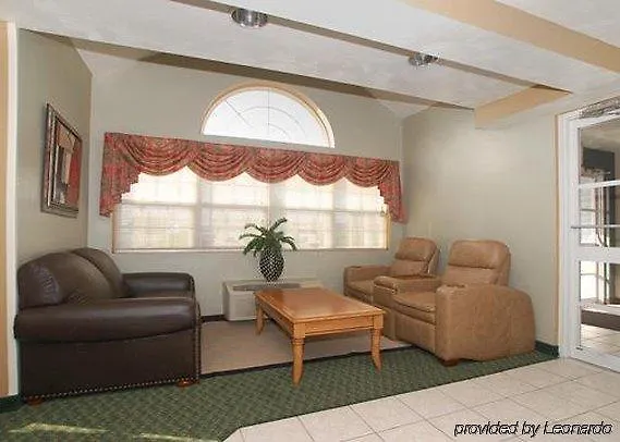 Econo Lodge Inn & Suites