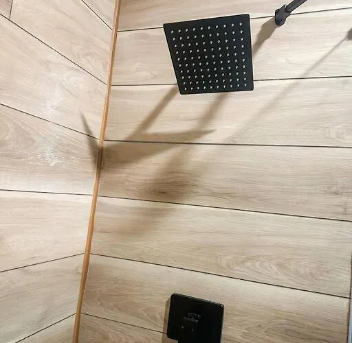 Stylish Studio-Free Parking, Prime Location