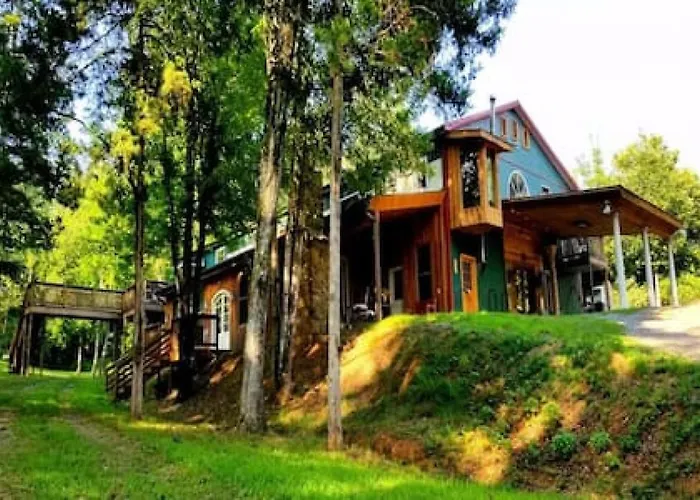 Treehouse At Castle