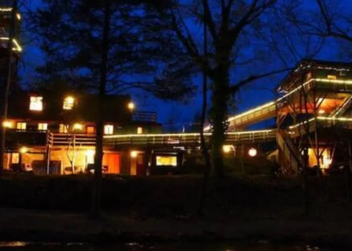 Treehouse At Castle