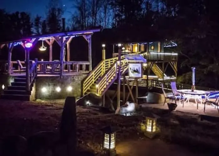 Treehouse At Castle