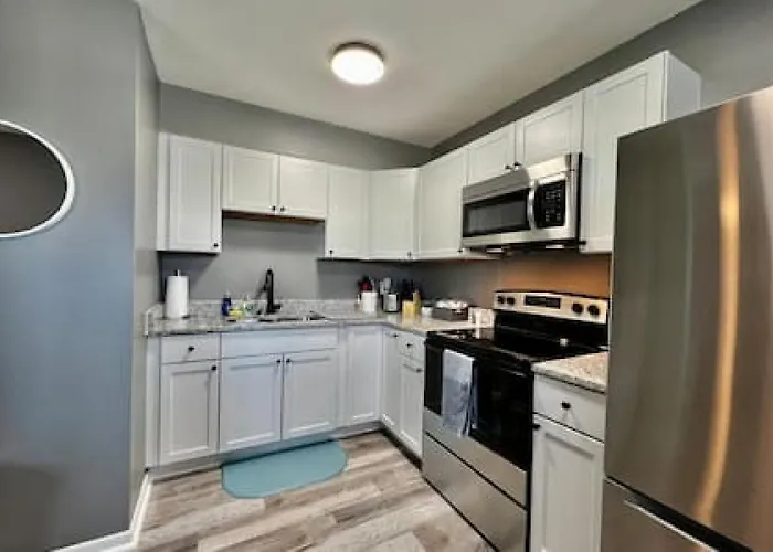 Charming, Stylish Remodeled Trenton Apartment