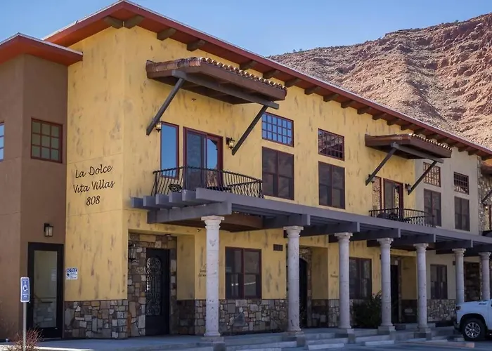 Luxury Downtown Rental - La Dolce Vita Villa #4