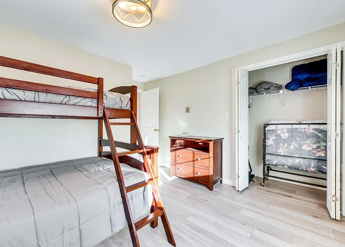 Tranquil Ogunquit Condo: Walk To Beach & Marina!
