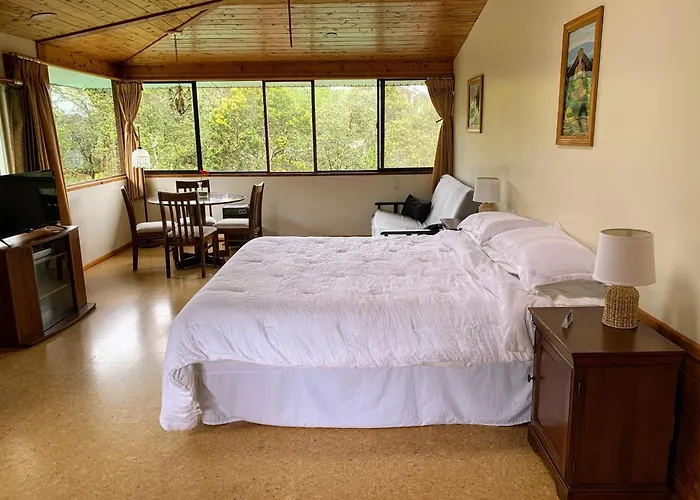 Volcano Inn Bed N Breakfast