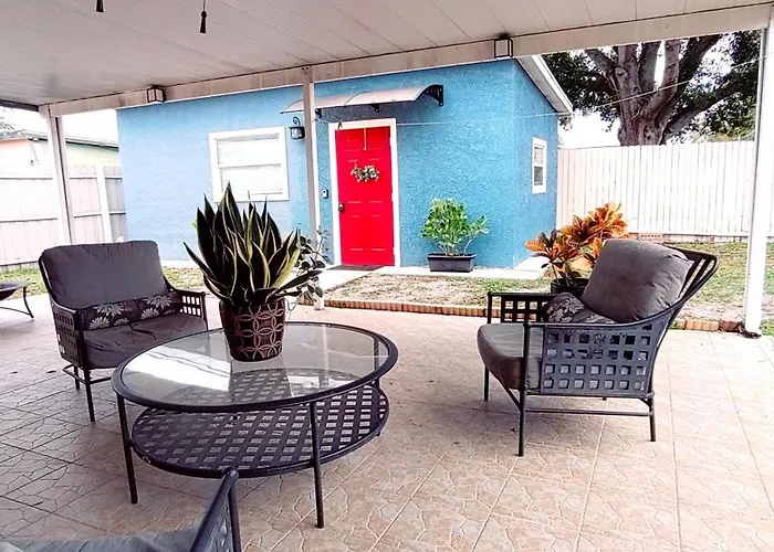 Loft Close To Downtown, Raymond James Stadium, Airport And Many More Places