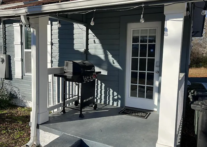 Mid Century 1/4 Mile To Downtown Main Street - Breweries, Coffee, Dining, Shops