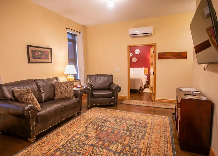 Elkader Suites