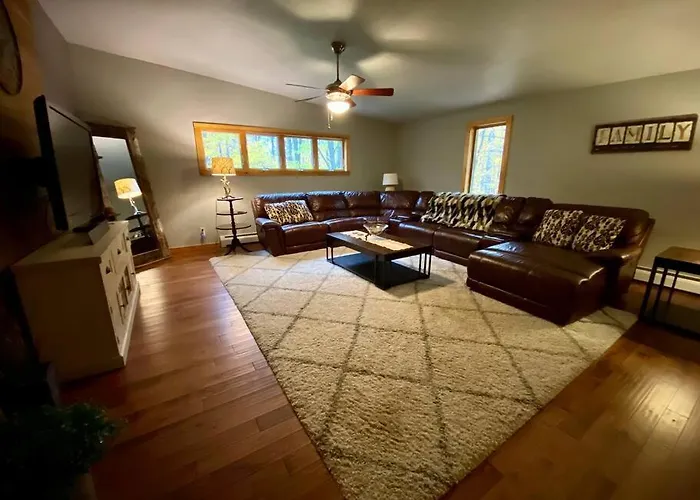 Rustic U.P. Retreat In Marquette