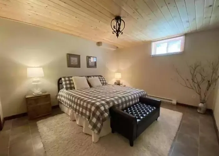 Rustic U.P. Retreat In Marquette