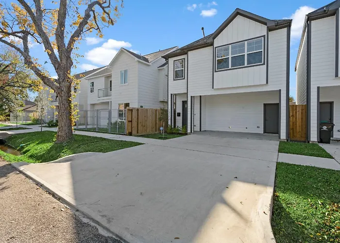 The Oasis - Modern 3Br Near Downtown - Med Center - Stadiums