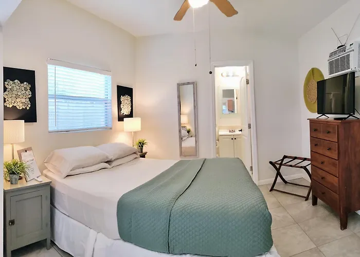 Loft Close To Downtown, Raymond James Stadium, Airport And Many More Places