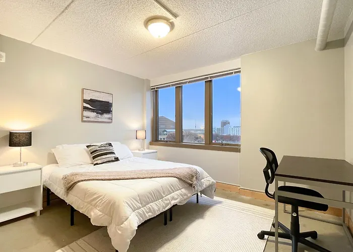 Cozy 2Br Near Casey'S Free Parking