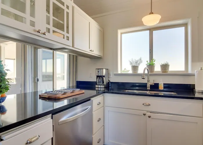 Scenic Bandon Vacation Rental W/ Beach Access!