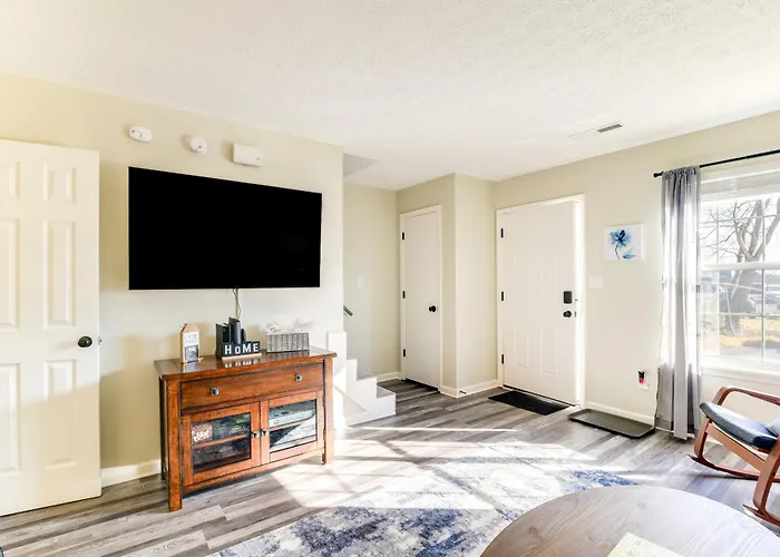 Bowling Green Townhome: 4 Mi To Lost River Cave!