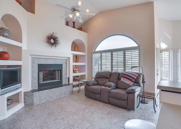 Green Valley Getaway Near Golfing: Pool Access!