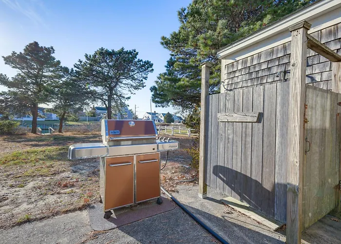 Private Dock: Fisherman'S Paradise On Bass River