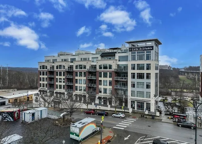 Luxury Condo In Akron Northside District