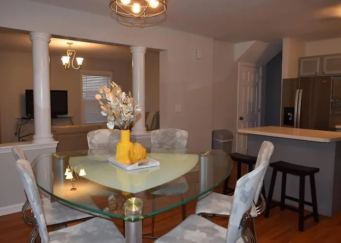 Home In Greenville 4 Bedrooms, 4 Beds, 2 Baths