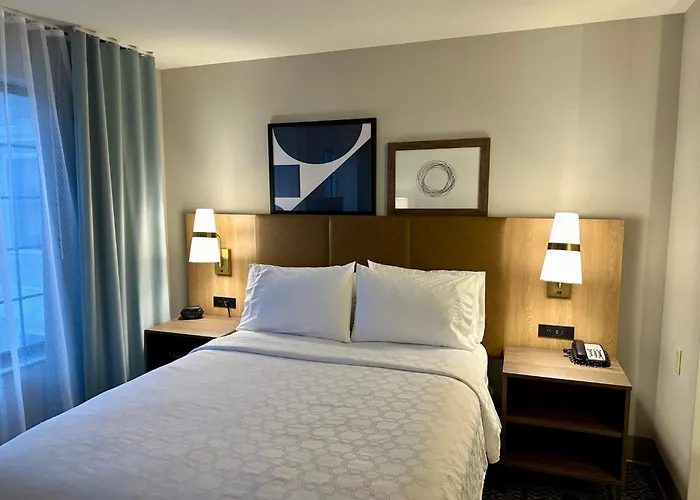 Staybridge Suites Milwaukee West-Oconomowoc By Ihg