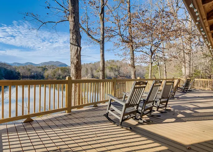 Pet-Friendly Cabin W/ Loft: 5 Mi To Lake Lure!
