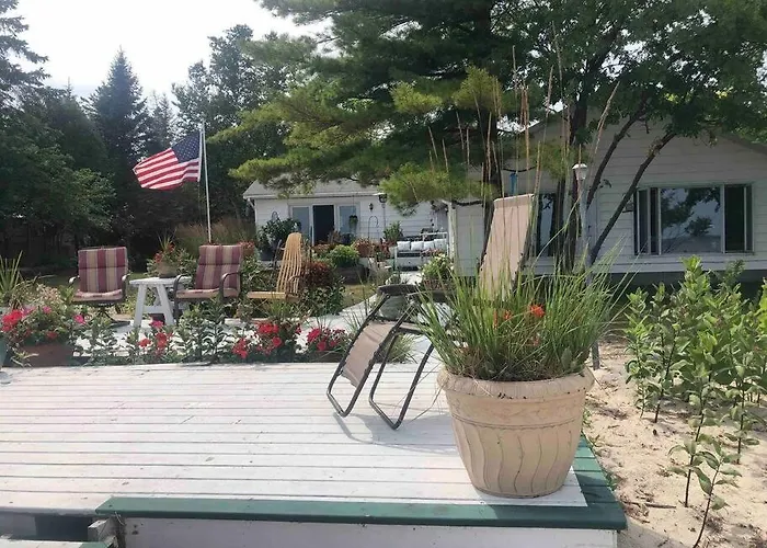The Huron Hutch