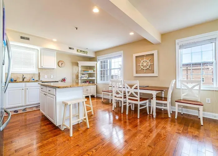 4-Bedroom Condo With Elevator And King Bed And Parking