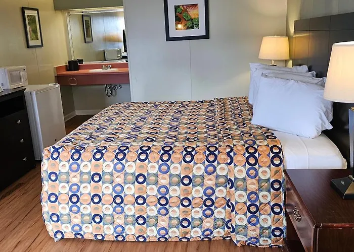 Astoria Hotel West